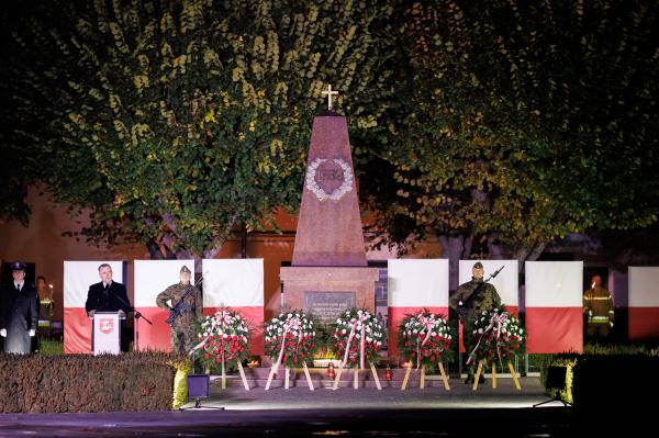 Finał tegorocznej akcji Zapal Znicz Pamięci odbył się w niedzielę 19 października w Książu Wielkopolskim- kliknij aby powiększyć