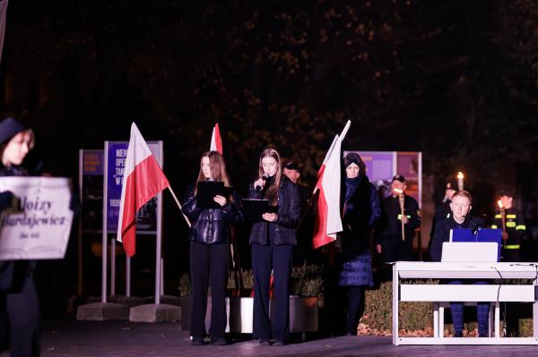 Finał tegorocznej akcji Zapal Znicz Pamięci odbył się w niedzielę 19 października w Książu Wielkopolskim- kliknij aby powiększyć