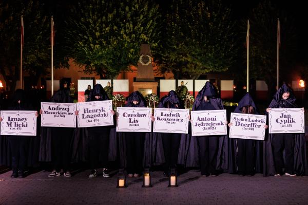 Finał tegorocznej akcji Zapal Znicz Pamięci odbył się w niedzielę 19 października w Książu Wielkopolskim- kliknij aby powiększyć