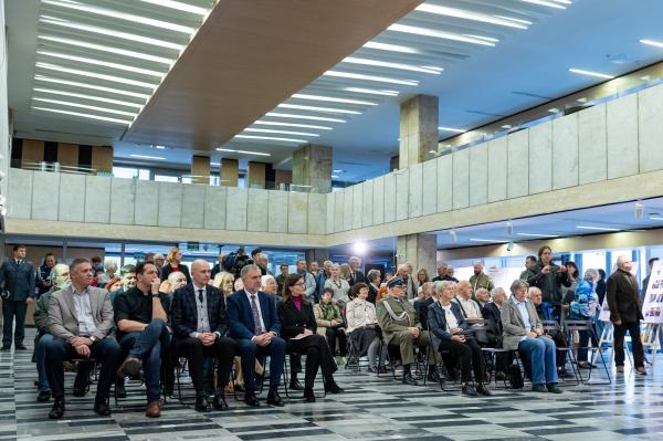 Otwarcie wystawy biograficznej poświęconej śp. mjr. Zenonowi Wechmannowi w Wielkopolskim Urzędzie Wojewódzkim - kliknij aby powiększyć