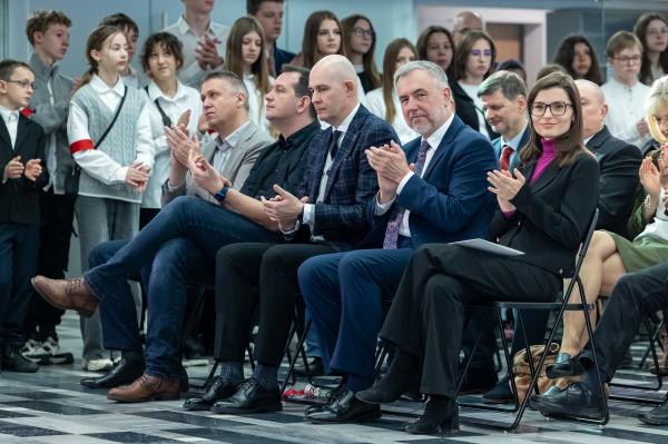 Otwarcie wystawy biograficznej poświęconej śp. mjr. Zenonowi Wechmannowi w Wielkopolskim Urzędzie Wojewódzkim - kliknij aby powiększyć