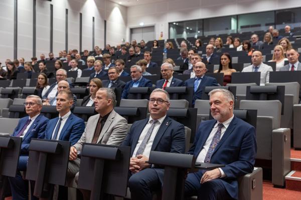 Wręczenie stypendiów sportowych Samorządu Województwa Wielkopolskiego- kliknij aby powiększyć