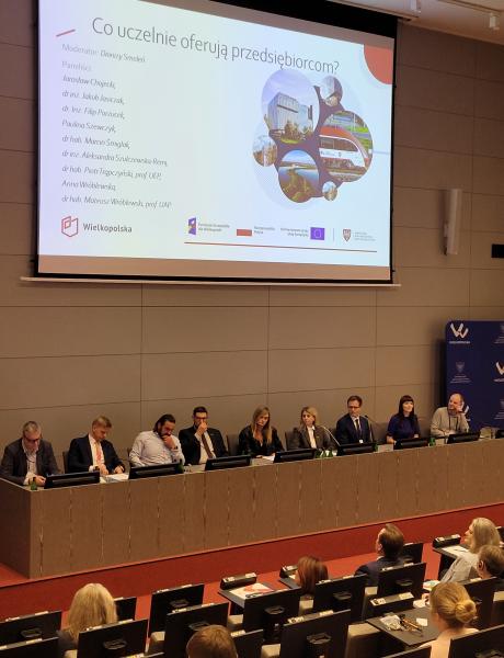 Pierwszy panel dyskusyjny
- kliknij aby powiększyć