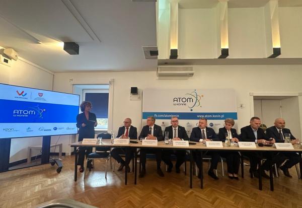 konferencja prasowa zatytułowanej Atom w Koninie, która odbyła się 29 października 2025 roku w Warszawie- kliknij aby powiększyć
