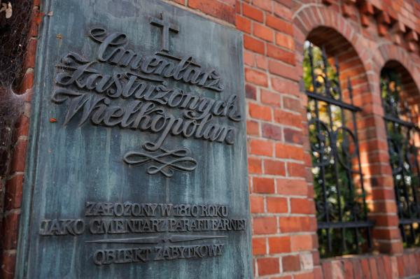 Złożenie kwiatów na grobach zasłużonych Wielkopolan- kliknij aby powiększyć