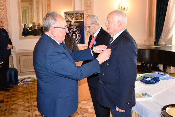 Seniorzy lotnictwa zasłużeni dla Wielkopolski- kliknij aby powiększyć