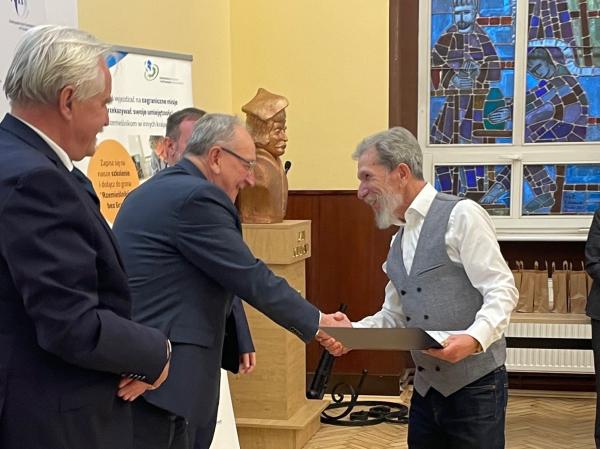 Certyfikaty Międzynarodowy Mistrz wręczone! Zakończenie projektu Rzemieślnicy bez granic- kliknij aby powiększyć