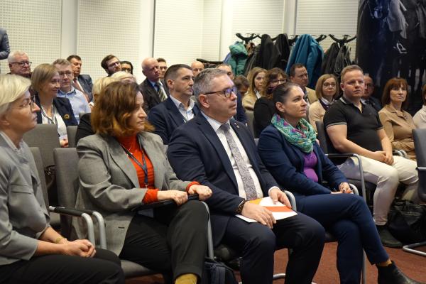 Skorzystaj z pożyczek unijnych na odnawialne źródła energii- kliknij aby powiększyć