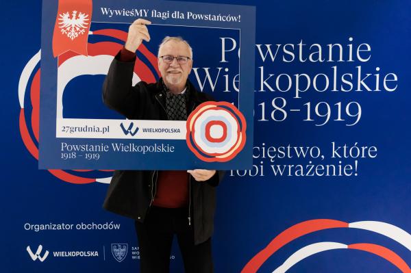 Kilka tysięcy powstańczych flag do rozdania w 107. rocznicę wybuchu Powstania Wielkopolskiego- kliknij aby powiększyć