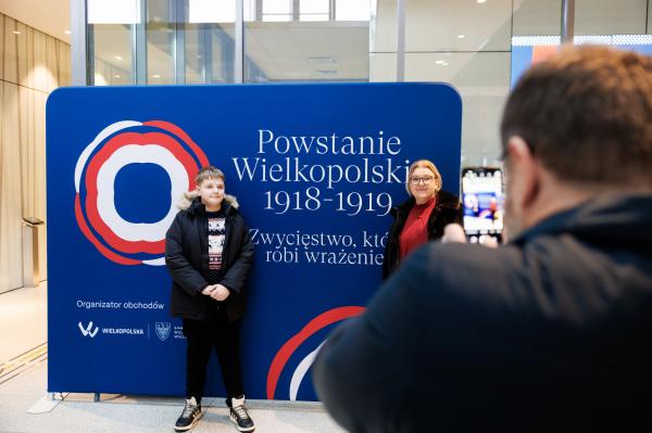 Kilka tysięcy powstańczych flag do rozdania w 107. rocznicę wybuchu Powstania Wielkopolskiego- kliknij aby powiększyć