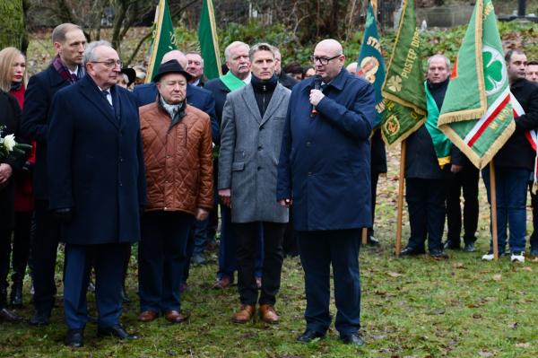 Premier Mikołajczyk spoczywa w Poznaniu od 25 lat- kliknij aby powiększyć