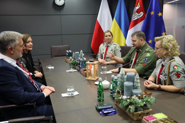 Betlejemskie Światło Pokoju dotarło do Urzędu Marszałkowskiego- kliknij aby powiększyć