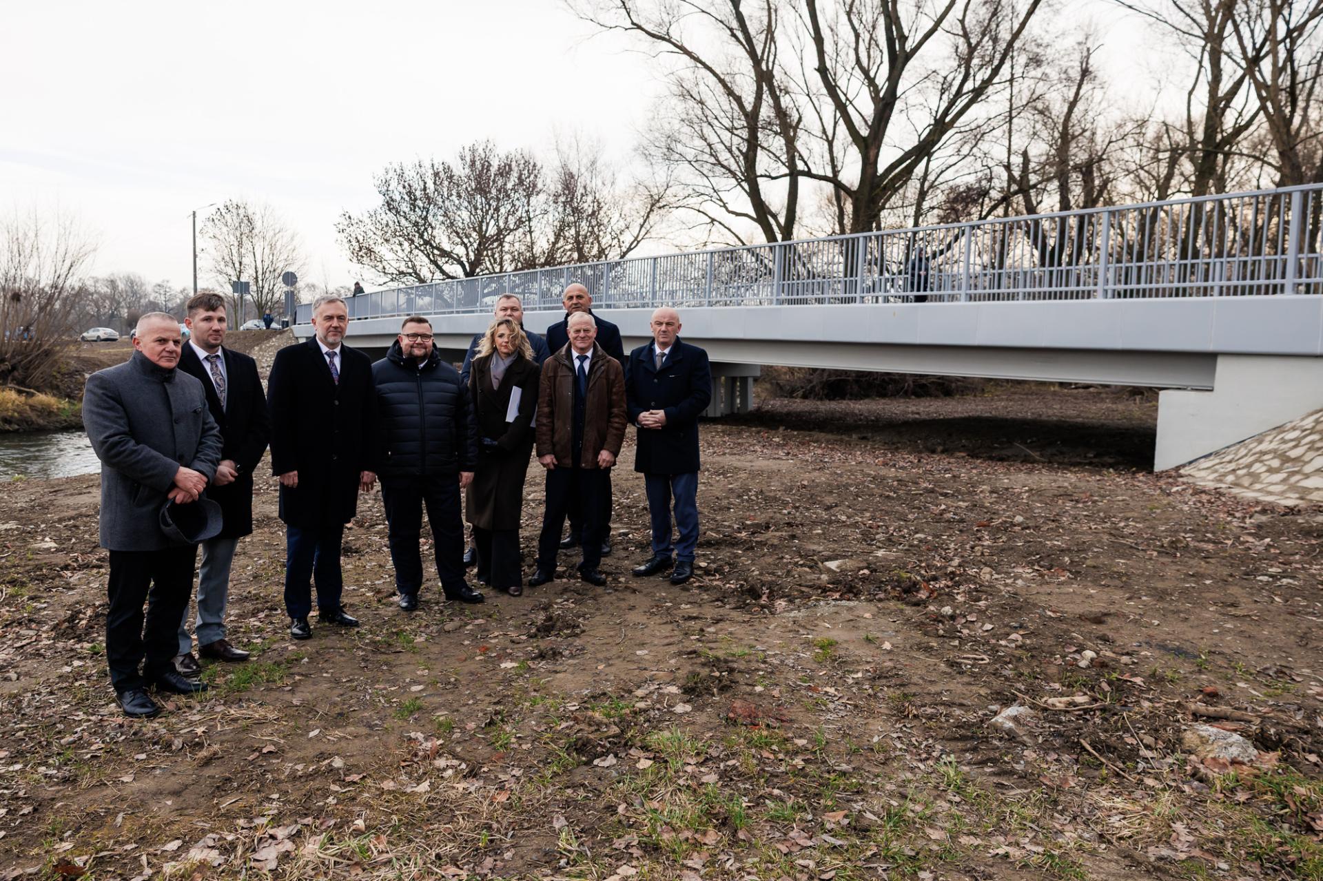 Zniszczony przez powódź most odbudowany z wielkopolskim wsparciem    - zobacz więcej