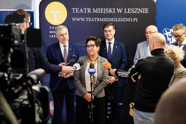 Podpisanie umowy na współprowadzenie Teatru w Lesznie przez Samorząd Województwa Wielkopolskiego i Miasto Leszno- kliknij aby powiększyć