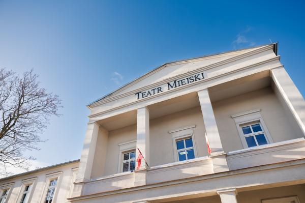 Podpisanie umowy na współprowadzenie Teatru w Lesznie przez Samorząd Województwa Wielkopolskiego i Miasto Leszno- kliknij aby powiększyć