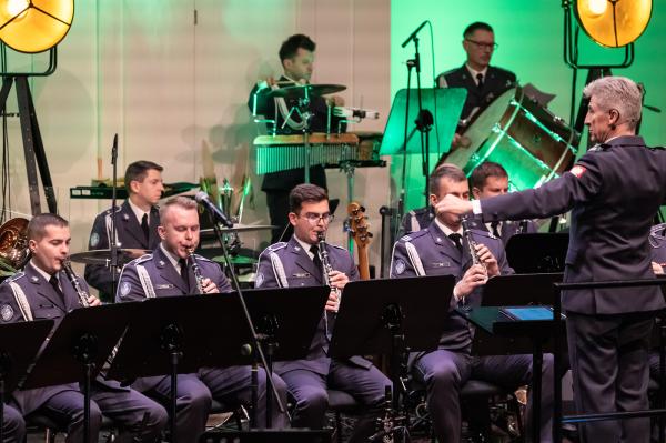 W poniedziałek 5 stycznia w Auli Nova Akademii Muzycznej w Poznaniu odbył się Koncert Noworoczny Orkiestry Reprezentacyjnej Sił Powietrznych- kliknij aby powiększyć