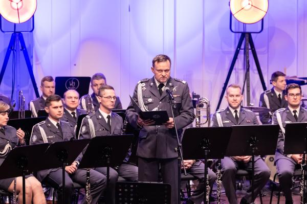 W poniedziałek 5 stycznia w Auli Nova Akademii Muzycznej w Poznaniu odbył się Koncert Noworoczny Orkiestry Reprezentacyjnej Sił Powietrznych- kliknij aby powiększyć