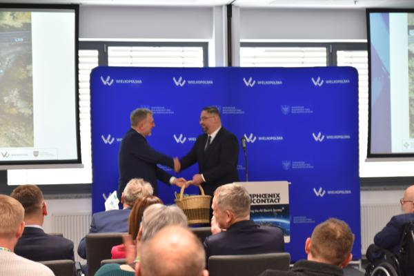 Nowy przebieg drogi wojewódzkiej nr 305 w Nowym Tomyślu został oficjalnie otwarty- kliknij aby powiększyć