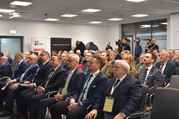 Nowy przebieg drogi wojewódzkiej nr 305 w Nowym Tomyślu został oficjalnie otwarty- kliknij aby powiększyć