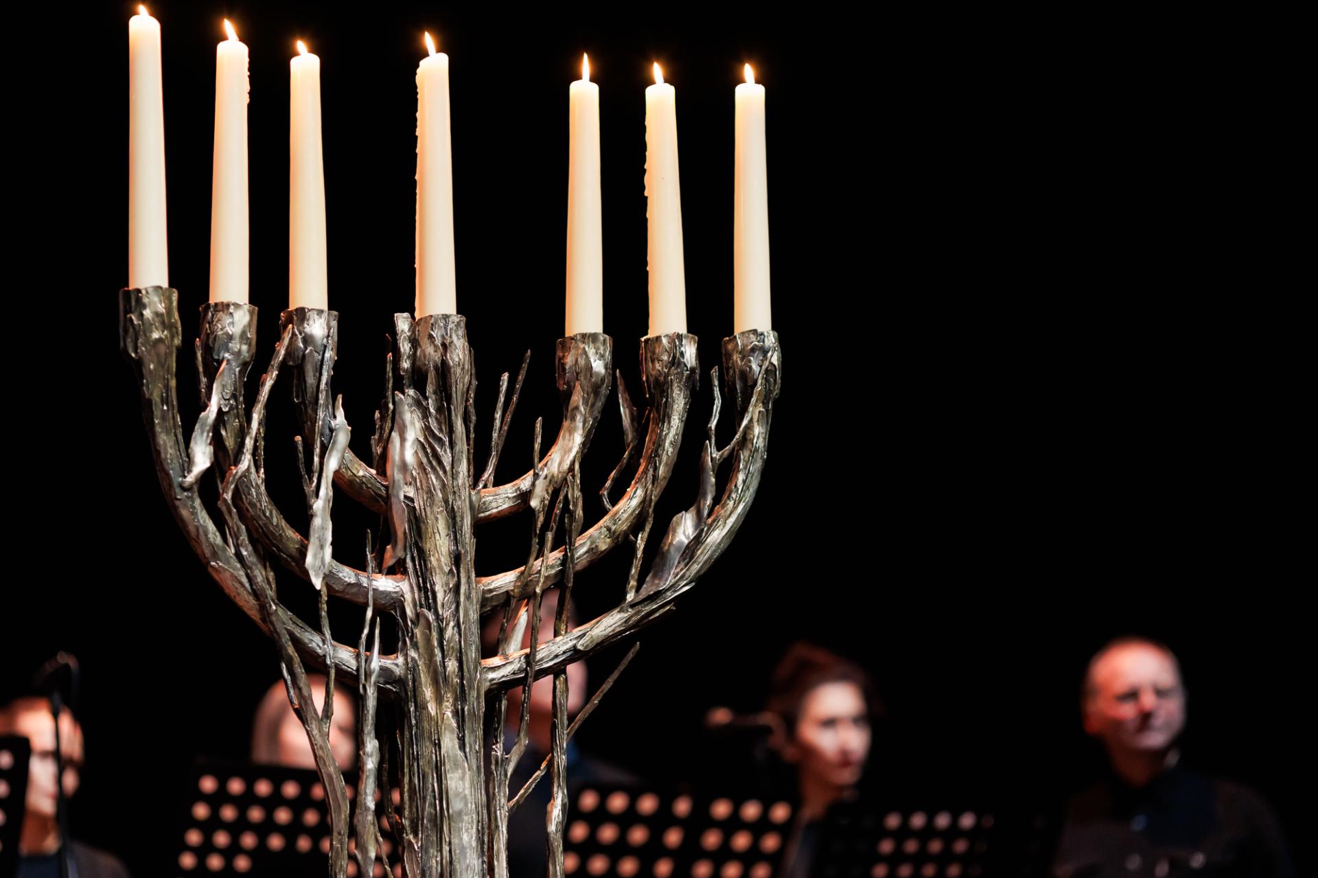 Menora Dialogu dla Marszałka Marka Woźniaka  - zobacz więcej