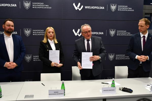 Ponad 71 mln zł na naprawę dziesięciu wielkopolskich pociągów - kliknij aby powiększyć