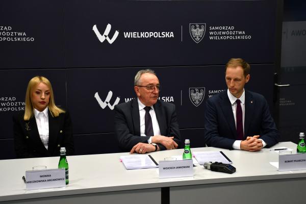 Ponad 71 mln zł na naprawę dziesięciu wielkopolskich pociągów - kliknij aby powiększyć