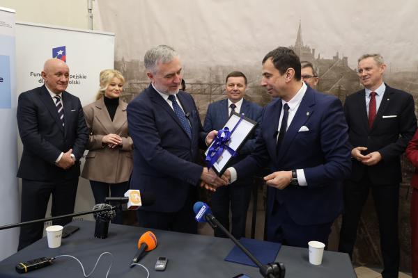 Miliony na rewitalizację neogotyckiego dworca w Nowych Skalmierzycach- kliknij aby powiększyć