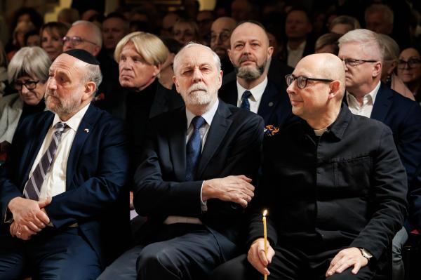 Marszałek Marek Woźniak odebrał nagrodę Menora dialogu- kliknij aby powiększyć