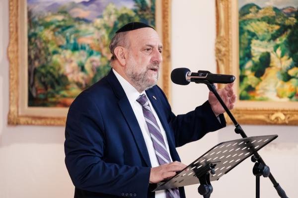 Marszałek Marek Woźniak odebrał nagrodę Menora dialogu- kliknij aby powiększyć