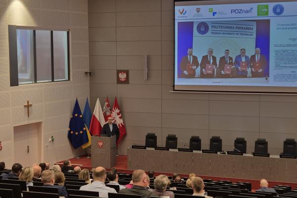 Baza przystanków autobusowych dla Poznania i powiatu poznańskiego- kliknij aby powiększyć