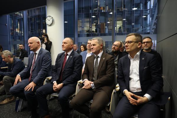 W poniedziałek 26 stycznia doszło do podpisania umowy dotyczącej zrealizowania obwodnicy Kościana- kliknij aby powiększyć