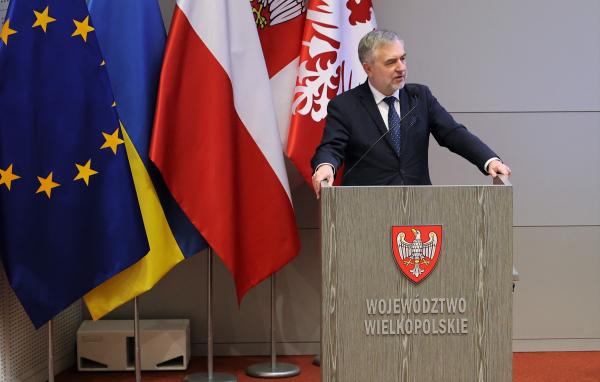 W poniedziałek 26 stycznia 2026 roku podczas XXI Sesji Sejmiku Województwa Wielkopolskiego przyjęto stanowisko wyrażające poparcie dla lokalizacji drugiej polskiej elektrowni jądrowej w Koninie.- kliknij aby powiększyć