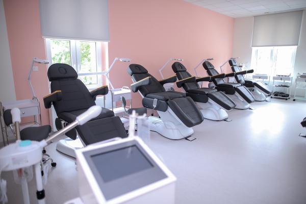 WSCKZiU Rawicz - pracownia technika usług kosmetycznych
- kliknij aby powiększyć