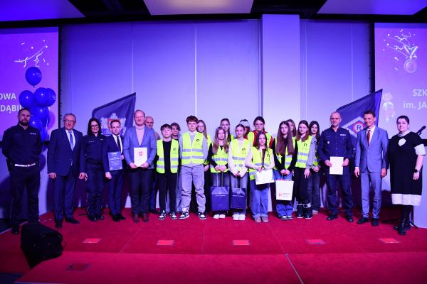 Gala finałowa pierwszej edycji konkursu Odblaskowa Szkoła - kliknij aby powiększyć