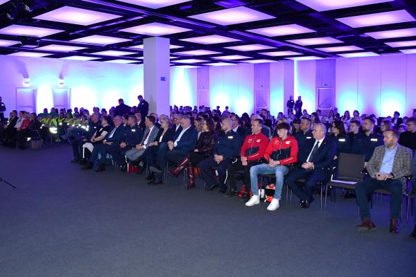 Gala finałowa pierwszej edycji konkursu Odblaskowa Szkoła - kliknij aby powiększyć