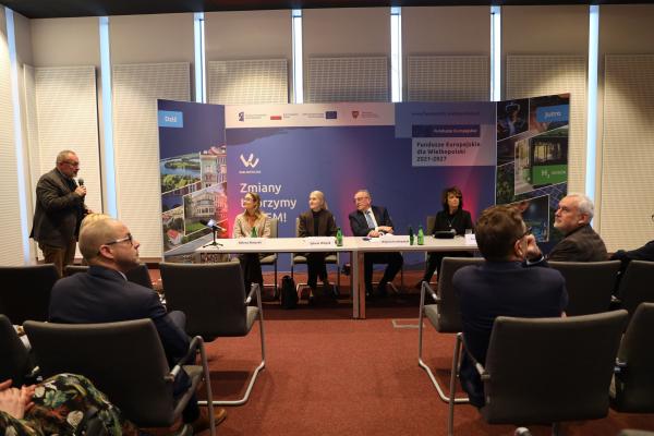 Konferencja na temat wielkopolskich programów zdrowotnych realizowanych z unijnym wsparciem- kliknij aby powiększyć