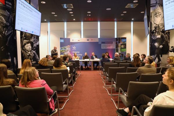 Konferencja na temat wielkopolskich programów zdrowotnych realizowanych z unijnym wsparciem- kliknij aby powiększyć