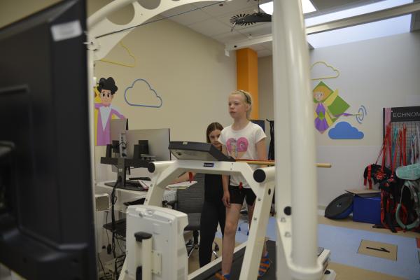 Rehabilitacja dla osób z mózgowym porażeniem dziecięcym- kliknij aby powiększyć