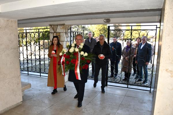 Wielkopolska delegacja złożyła kwiaty na Polskim Cmentarzu Wojennym w dzielnicy San Lazzaro di Savena w Bolonii- kliknij aby powiększyć