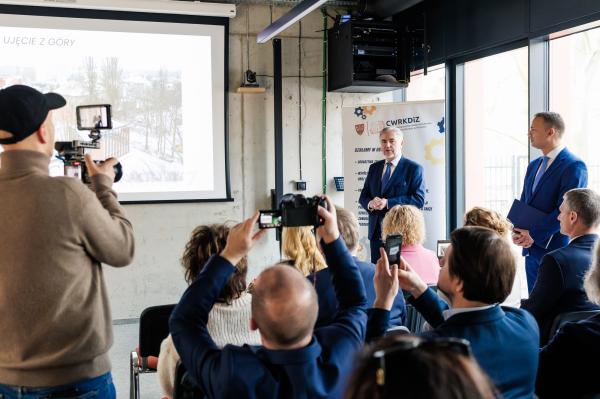 Oficjalne otwarcie nowej siedziby Centrum Wsparcia Rzemiosła, Kształcenia Dualnego i Zawodowego w Poznaniu przy ul. Cichej 7- kliknij aby powiększyć