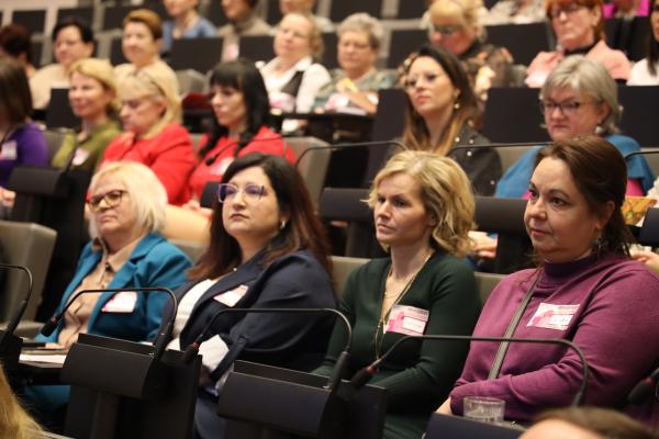 O sile kobiet w działaniach społecznych- kliknij aby powiększyć