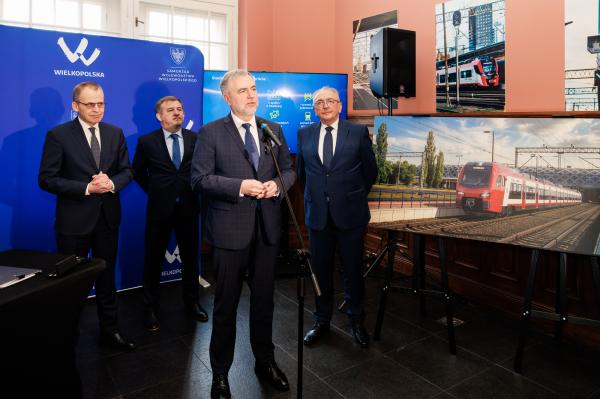 Największy kontrakt w historii regionu podpisany. FLIRT-y pojawią się na wielkopolskich torach - kliknij aby powiększyć