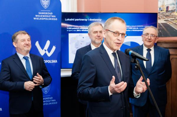 Największy kontrakt w historii regionu podpisany. FLIRT-y pojawią się na wielkopolskich torach - kliknij aby powiększyć