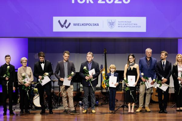 Marszałek wręczył stypendia i nagrody kulturalne- kliknij aby powiększyć