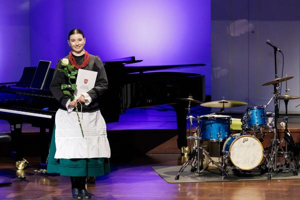 Marszałek wręczył stypendia i nagrody kulturalne- kliknij aby powiększyć