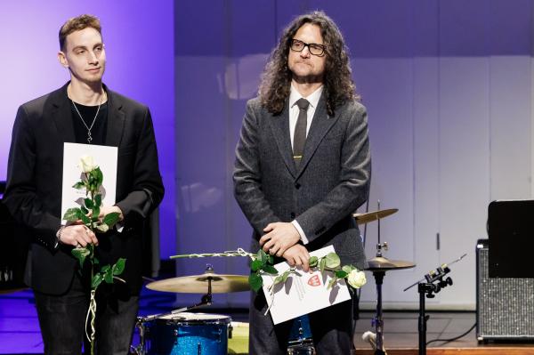 Marszałek wręczył stypendia i nagrody kulturalne- kliknij aby powiększyć