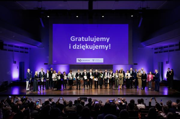 Marszałek wręczył stypendia i nagrody kulturalne- kliknij aby powiększyć