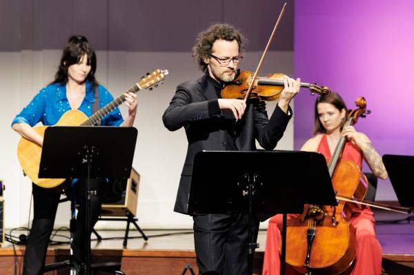 Marszałek wręczył stypendia i nagrody kulturalne- kliknij aby powiększyć