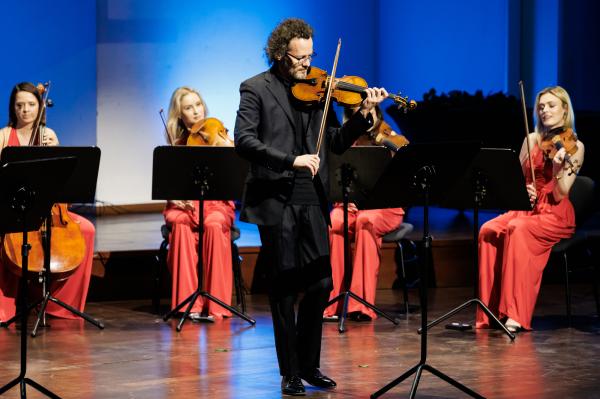 Marszałek wręczył stypendia i nagrody kulturalne- kliknij aby powiększyć