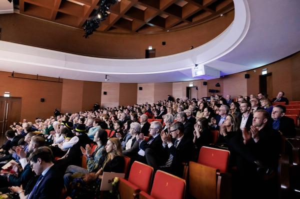 Marszałek wręczył stypendia i nagrody kulturalne- kliknij aby powiększyć